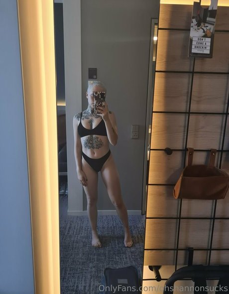 ohshannonsucks top model photo