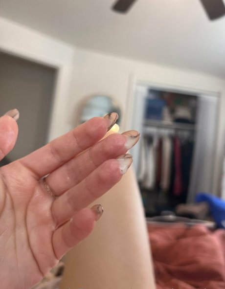 venuspiscessimp model sexy picture