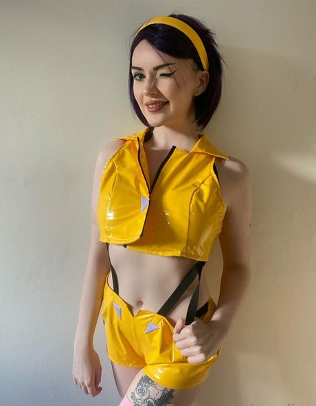 cixraxlive naked actress archive