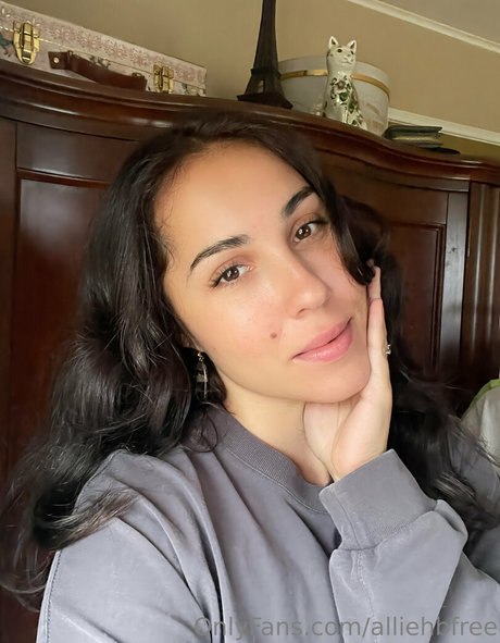 alliehbfree nudes pornstar image