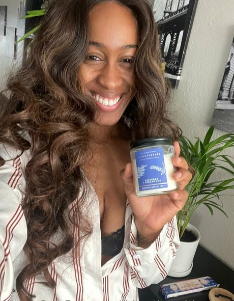 blonde shemale onlyfans beautiful naked pics