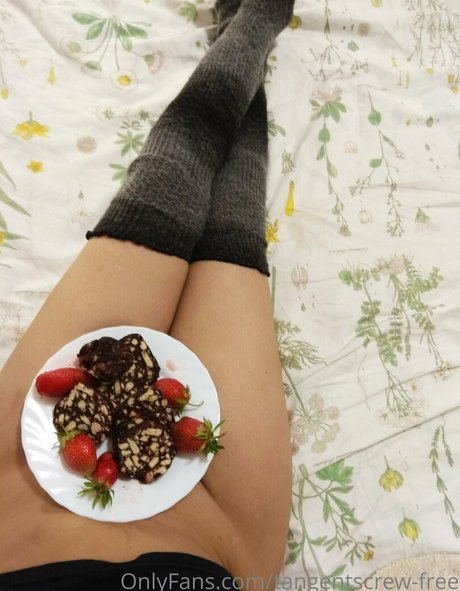 tangentscrew free model naked images