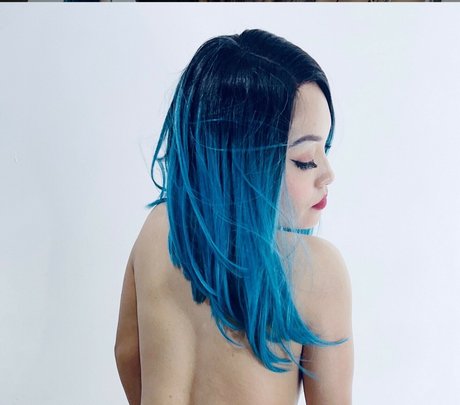 female influencer onlyfans naked photo