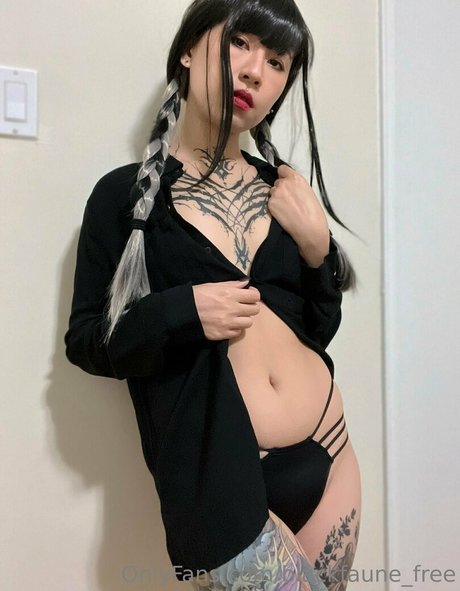 girl on girl onlyfans nice pic