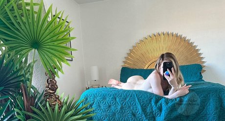 wide onlyfans sexy naked images