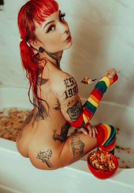 Luna Extreme model top photos