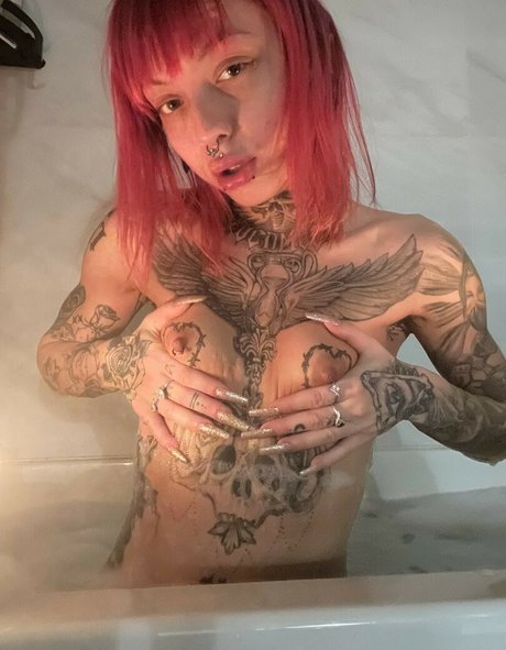 chubby goth onlyfans nude pictures