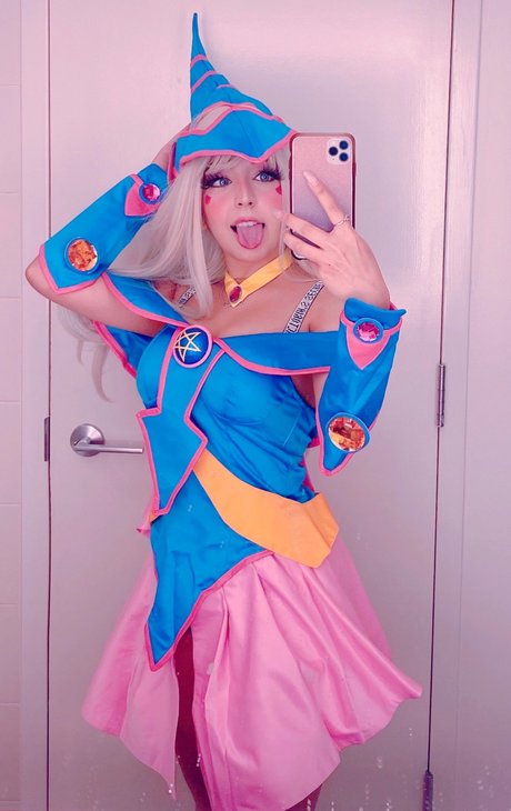 Kutie Kitten model naked picture