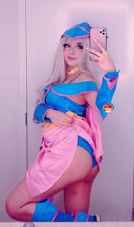 Kutie Kitten pornographic model pictures