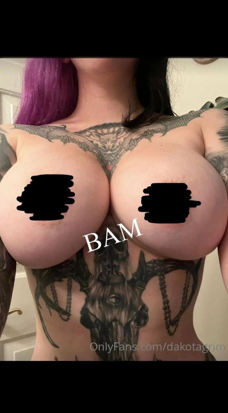 Dakota Alexandra nude model pics