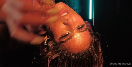 Poonam Pandey star erotic picture