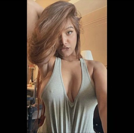 Poonam Pandey porn actress pictures