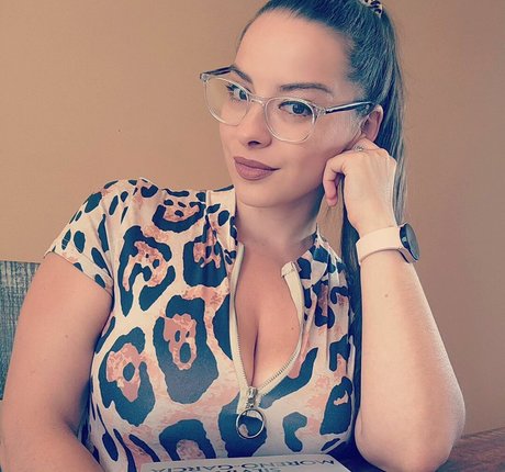 biiotchtv nice actress photos