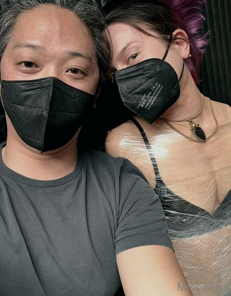 Miss Flora Femdom free star img