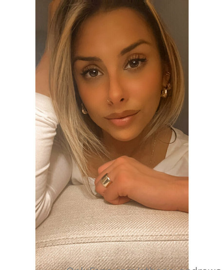 Athena Andrews porn actress img