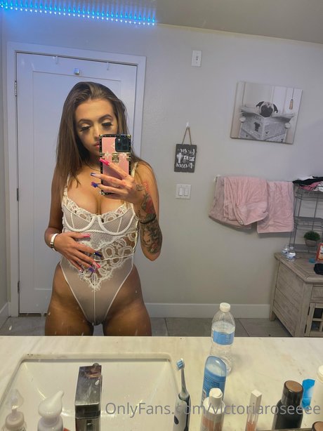 Woah Vicky actress gallery