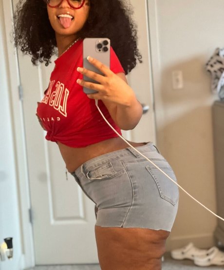 Stormiiy high quality actress photos