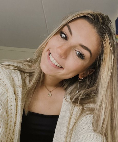 Poppy Thai model sex gallery