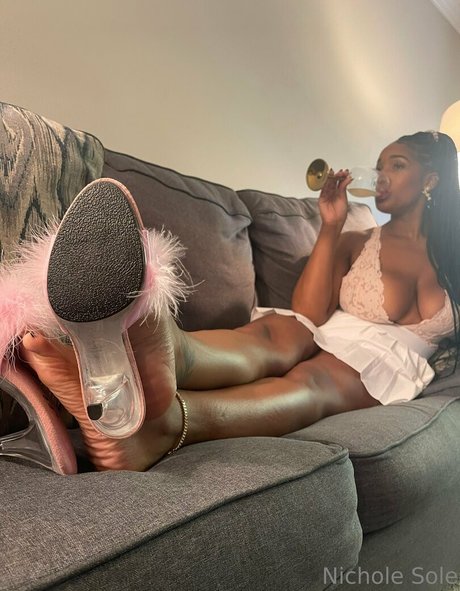 Nichole Sole model sexy galleries