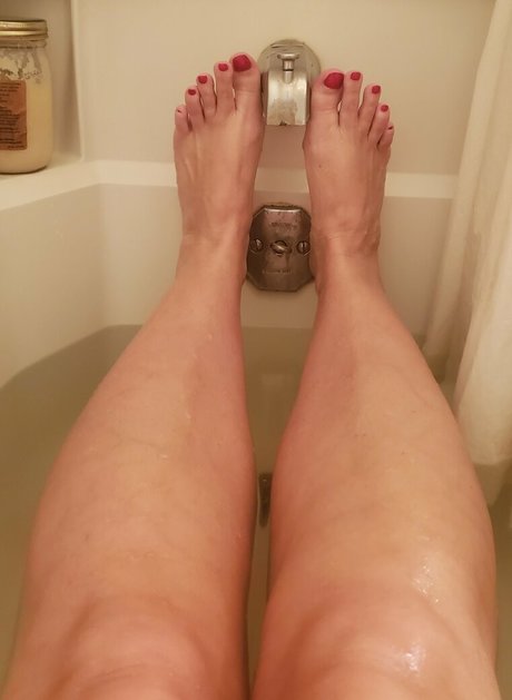 sweetfeet2187 model porn image