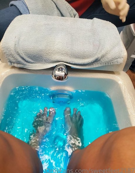 sweetfeet2187 art actress photo