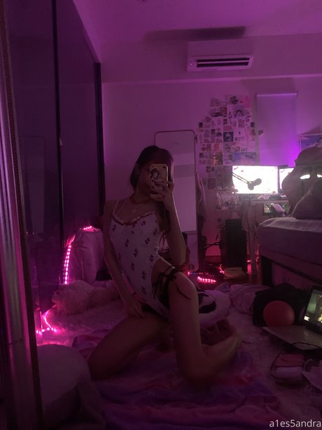 A1es5andra star pretty photos