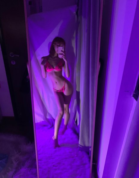 A1es5andra hot model images