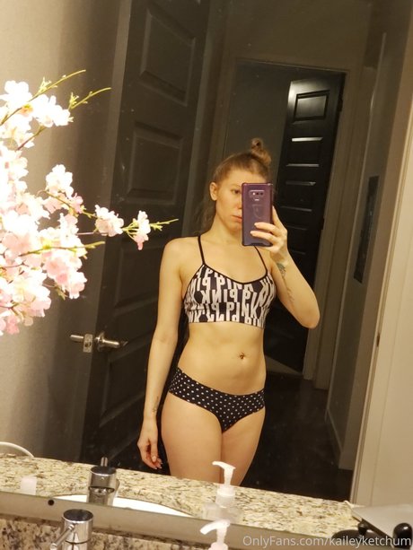 Kailey Ketchum_ model free pics