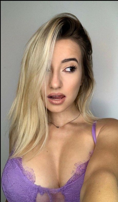 old lady onlyfans sexy naked pic