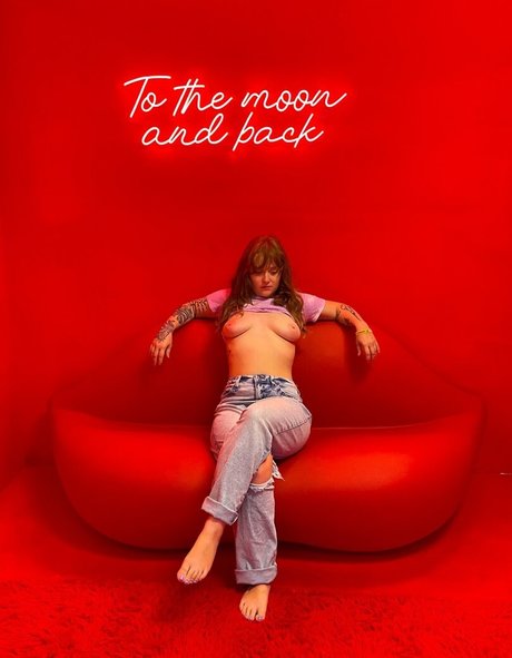 imhayliexo star nudes galleries