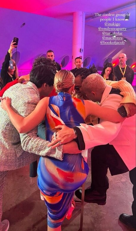 Emily Rudd sex model archive