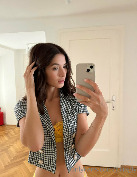 goth threesome onlyfans nice galleries