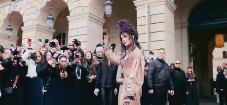 Halsey beautiful model img