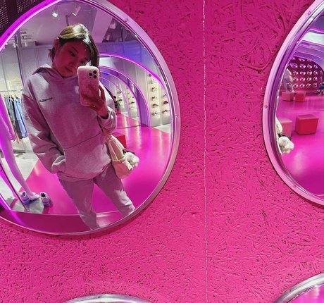 Starsmitten actress img