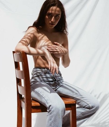 Anuhea Nihipali model hd img