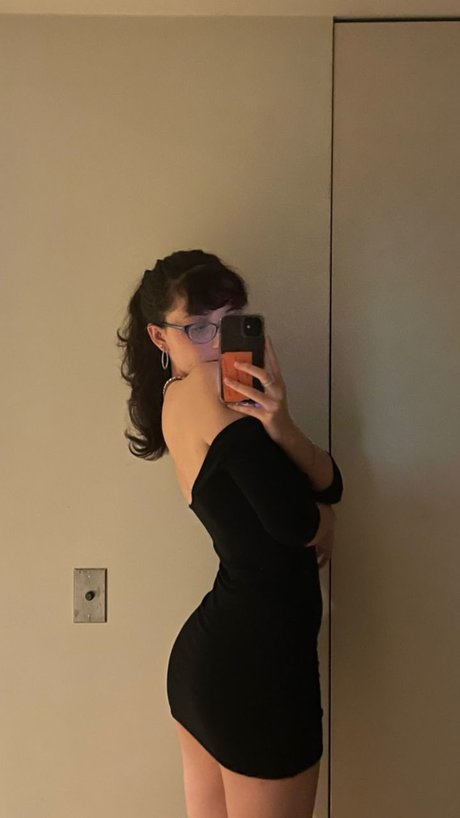 thick latina milf onlyfans sexy nude image