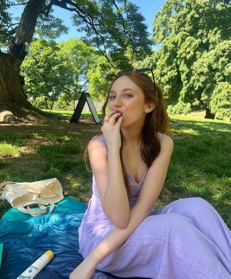 Ellie Schnitt star adult archive