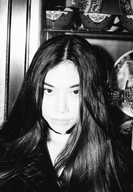 Desiree Flores naked actress pics