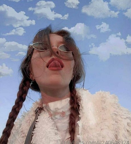 TeenyMouse star nude archive