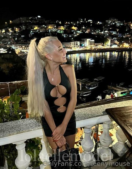 TeenyMouse pornstar erotic picture