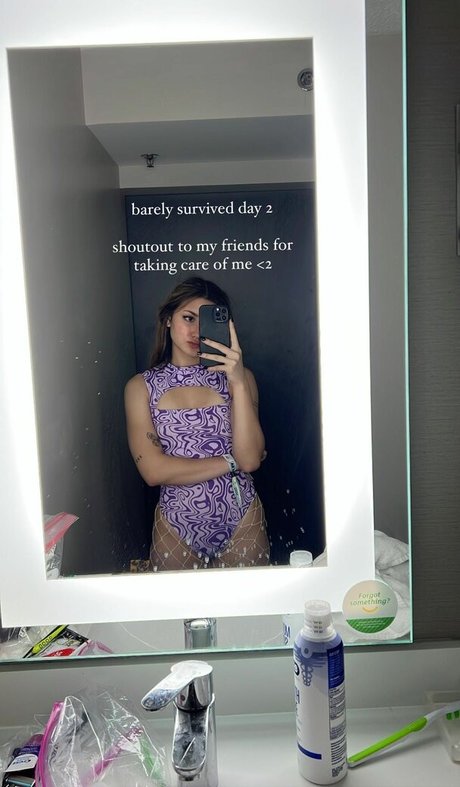 Leoniemontybtw pornographic actress picture