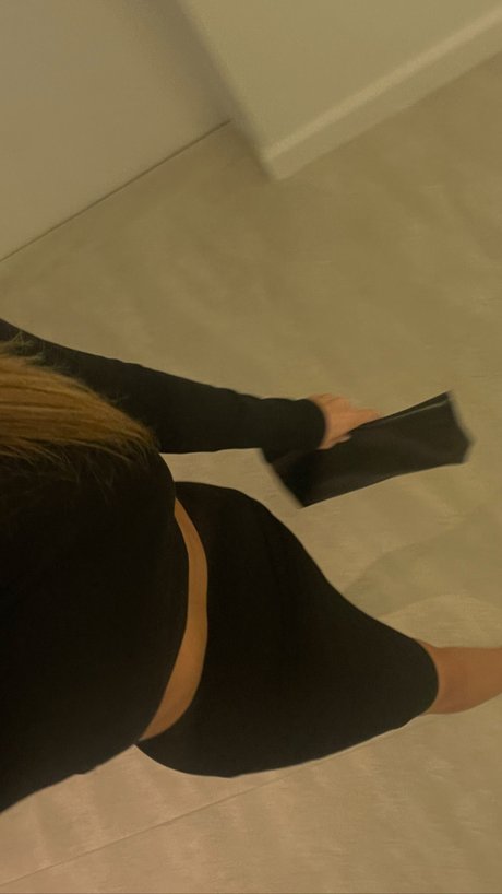 pantyhose milf onlyfans naked photos