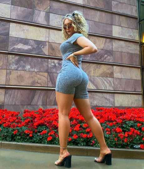 Nikkita Lyons nudes pornstar galleries