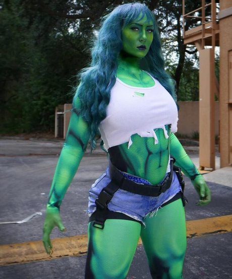 Nikkita Lyons naked model images