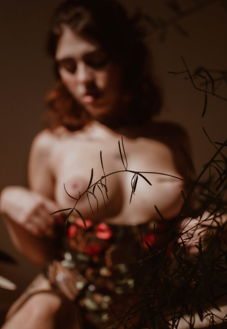 Aliese beautiful model photo