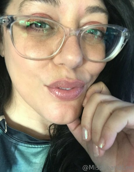 missleanalee nude star photo