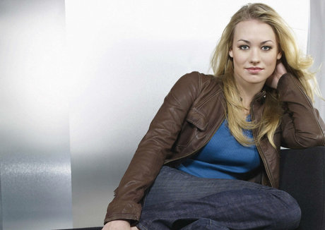 Yvonne Strahovski sexy star pics