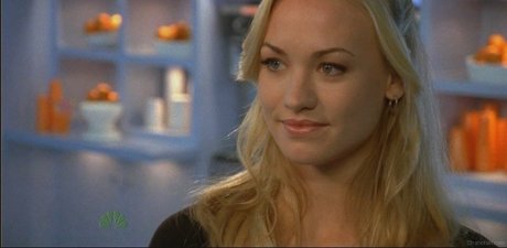 Yvonne Strahovski model sex pics