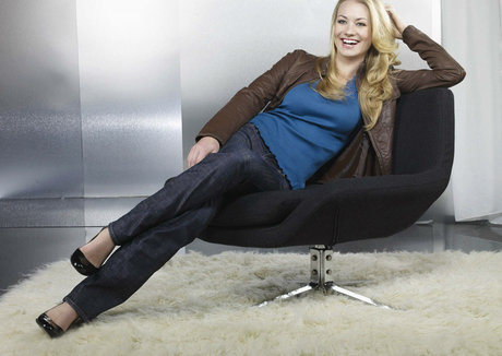Yvonne Strahovski model beautiful pic