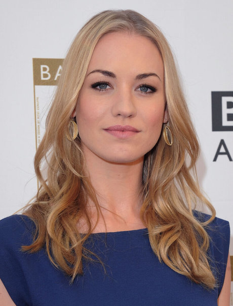 Yvonne Strahovski model hd pictures